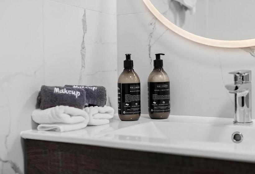 2 Bedrooms Suite 2 Bedrooms Lake View, Lakeview Colonial Motel