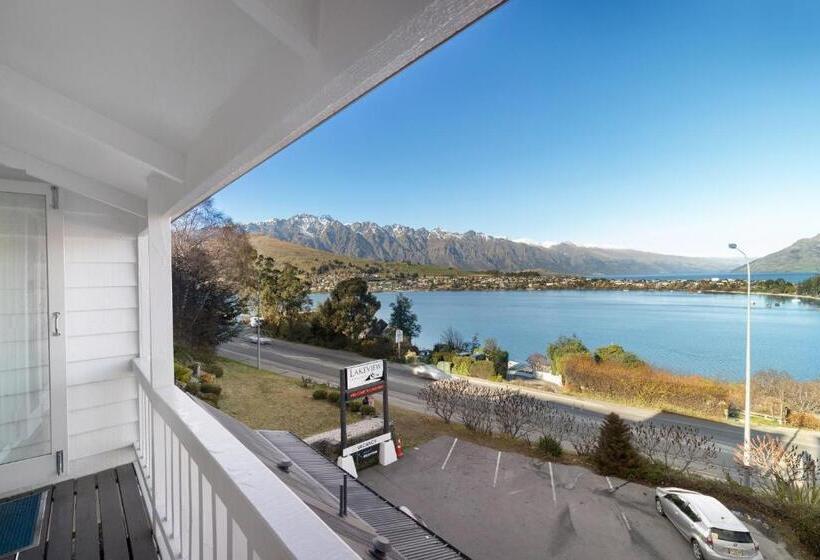 Standard studio with lake view, Lakeview Colonial Motel