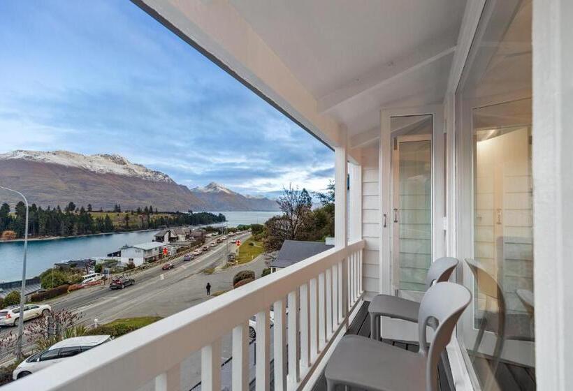 Standard studio with lake view, Lakeview Colonial Motel