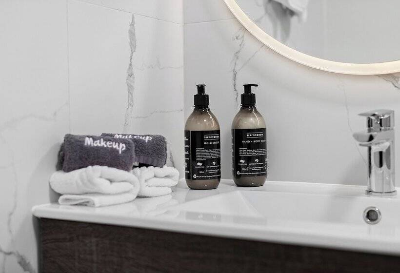 Студия Deluxe, Lakeview Colonial Motel