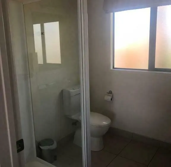 Standard-studio, Claremonte Motor Lodge