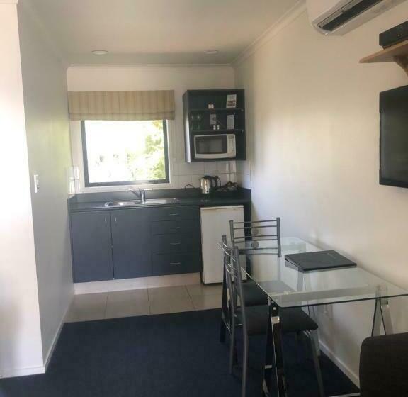 Студия Стандарт, Claremonte Motor Lodge