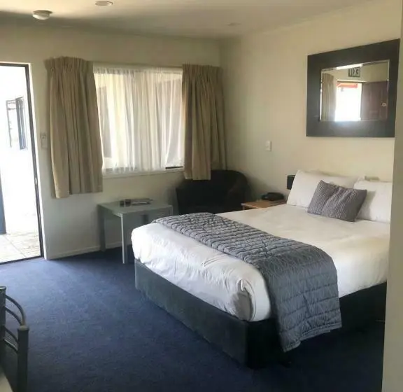 Standard-studio, Claremonte Motor Lodge