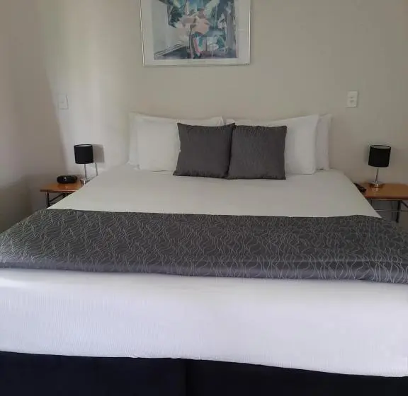 Huoneisto 1 Makuuhuone, Claremonte Motor Lodge