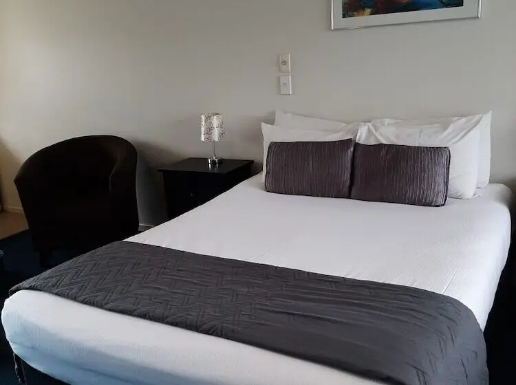 Standard-studio, Claremonte Motor Lodge