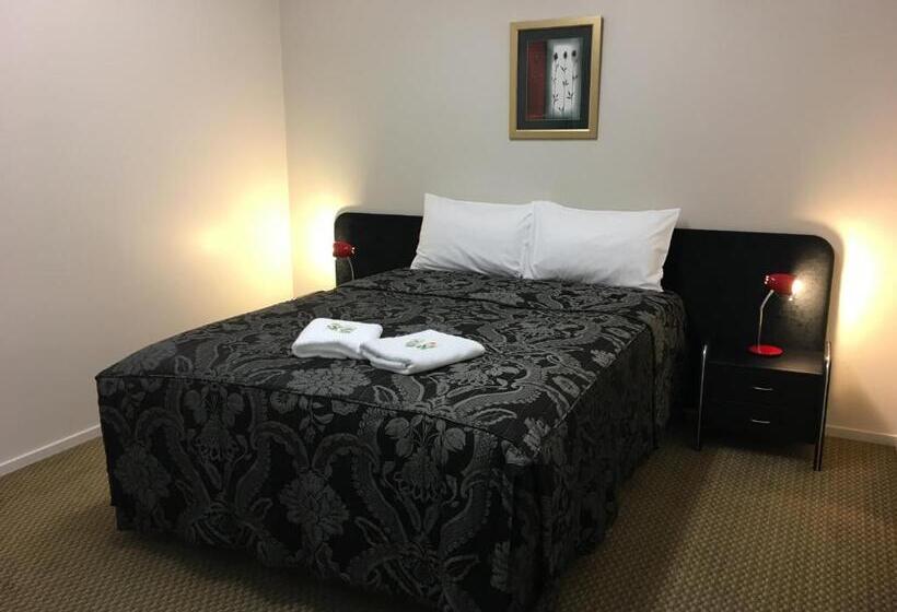 סוויטת 2 חדרי שינה, Motel On Carroll