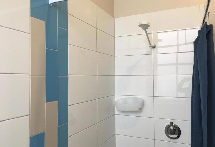 סוויטת 2 חדרי שינה, Motel On Carroll