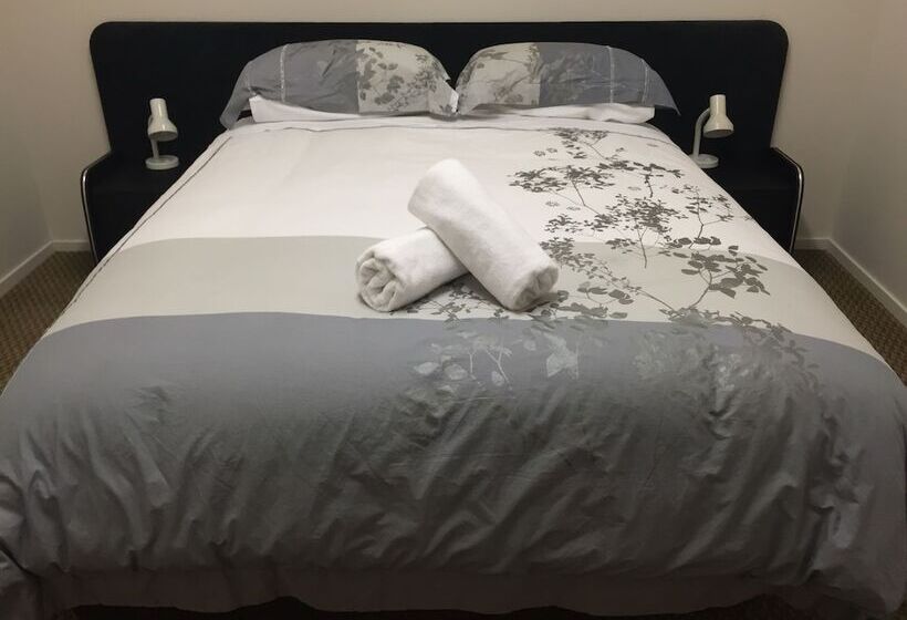 סוויטת 2 חדרי שינה, Motel On Carroll