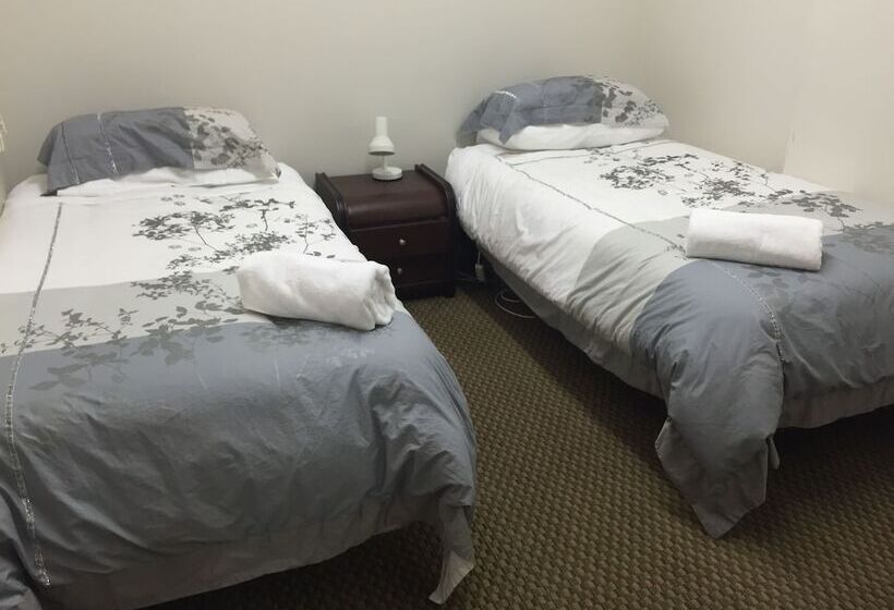 סוויטת 2 חדרי שינה, Motel On Carroll