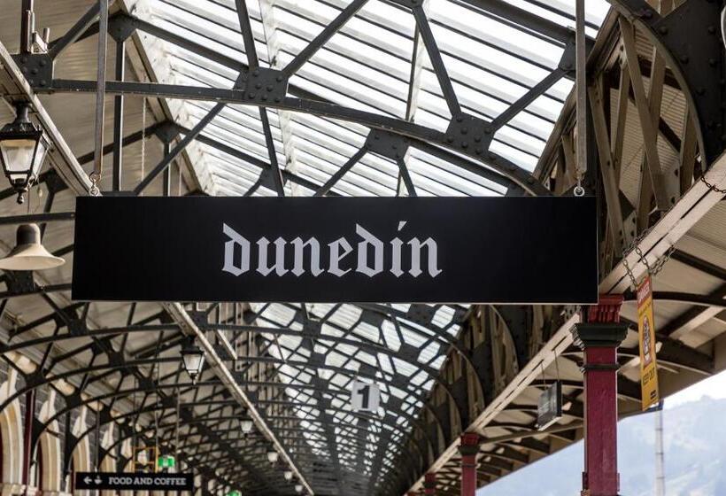 סטודיו סופריור, Motel On York