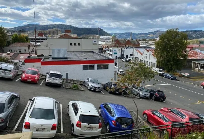 استودیوی سوپریور, Motel On York