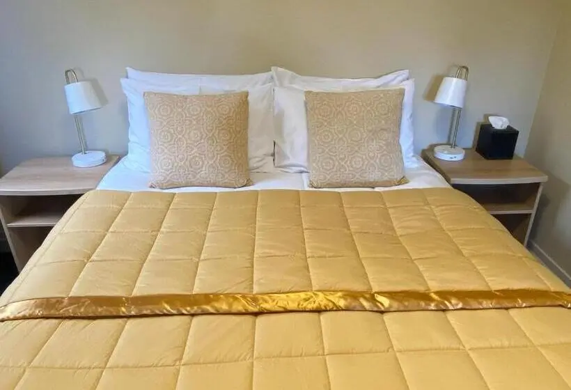 سوئیت با وان آب گرم, Motel On York