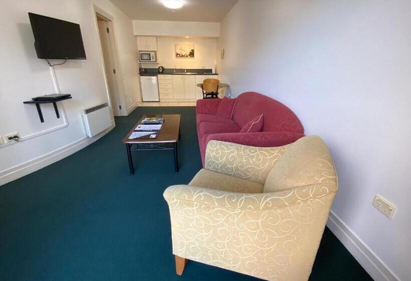 סוויטה, Motel On York