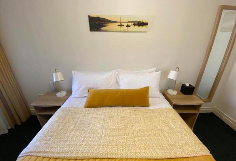 سوییت, Motel On York