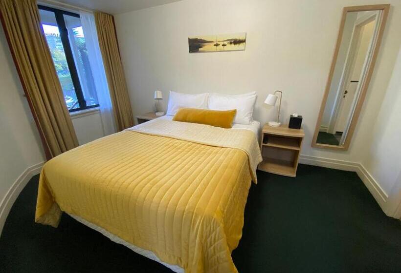 סוויטה, Motel On York