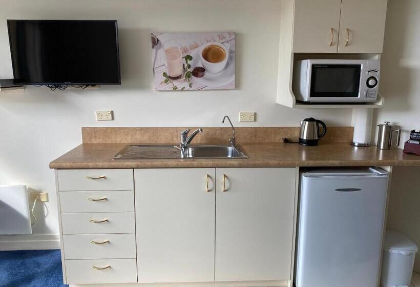 חדר סטודיו סטנדרד, Motel On York