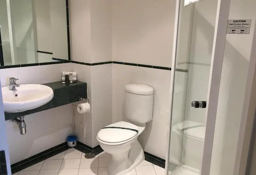 استودیوی استاندارد, Motel On York