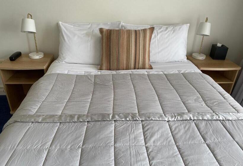 חדר סטודיו סטנדרד, Motel On York