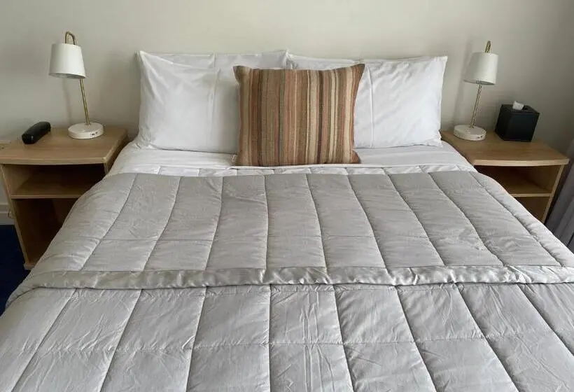 استودیوی استاندارد, Motel On York