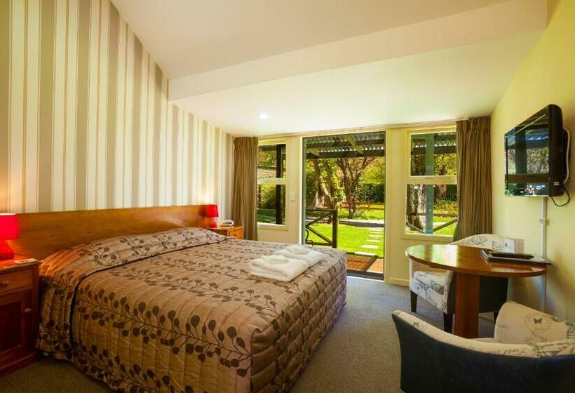 스탠다드 스튜디오, Shades Of Arrowtown