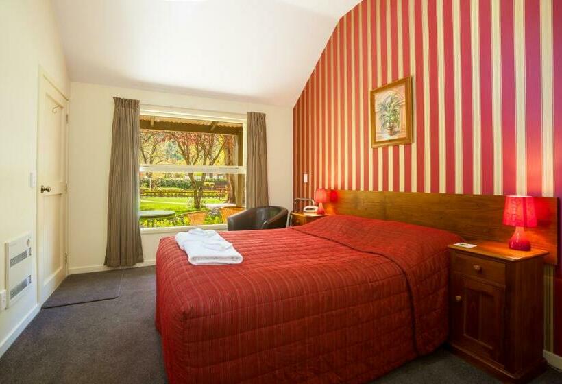 스탠다드 스튜디오, Shades Of Arrowtown