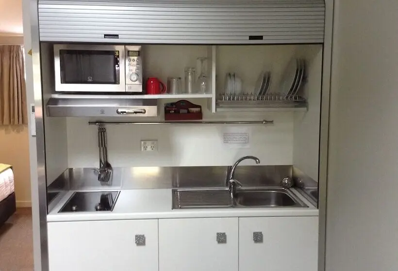 Standard-studio, Shades Of Arrowtown