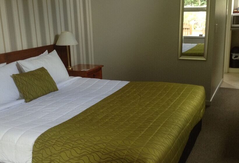 수피리어 스튜디오, Shades Of Arrowtown