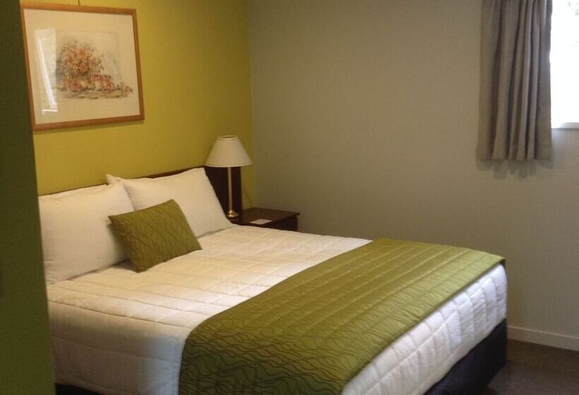 수피리어 스튜디오, Shades Of Arrowtown