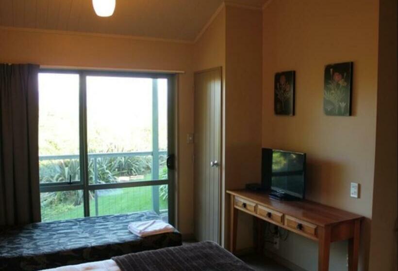 إستوديو قياسى, Omau Settlers Lodge Motel