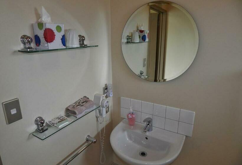 إستوديو قياسى, Omau Settlers Lodge Motel