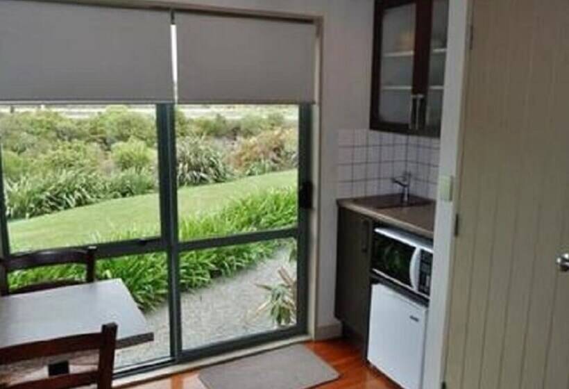 إستوديو ديلوكس, Omau Settlers Lodge Motel