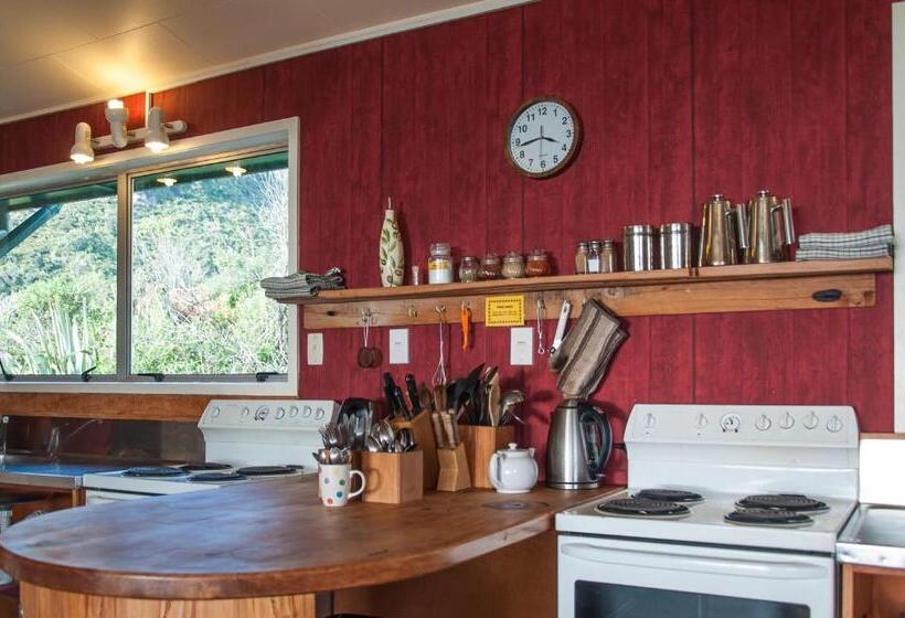 Кровать в Общей Комнате, Punakaiki Beach Hostel