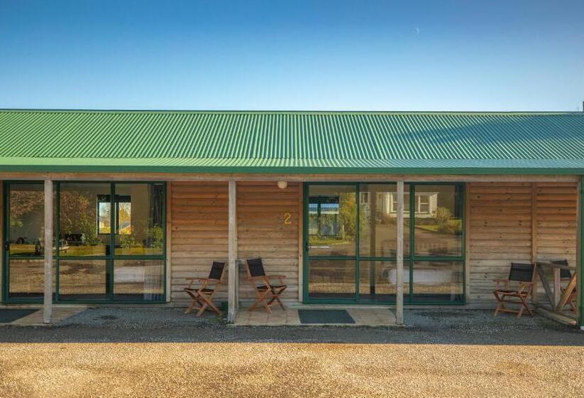 Студия Стандарт, Rainforest Motel