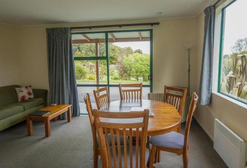 Семейные Апартаменты 3 Спальни, Rainforest Motel