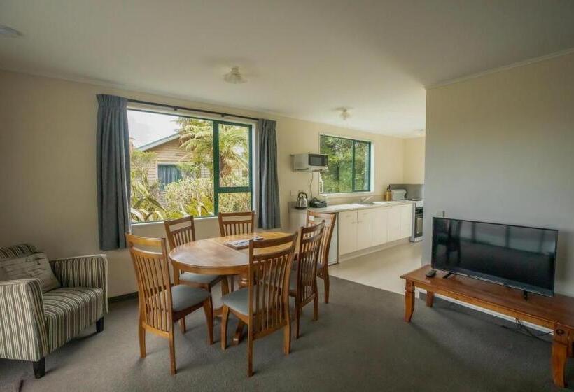 Семейные Апартаменты 3 Спальни, Rainforest Motel