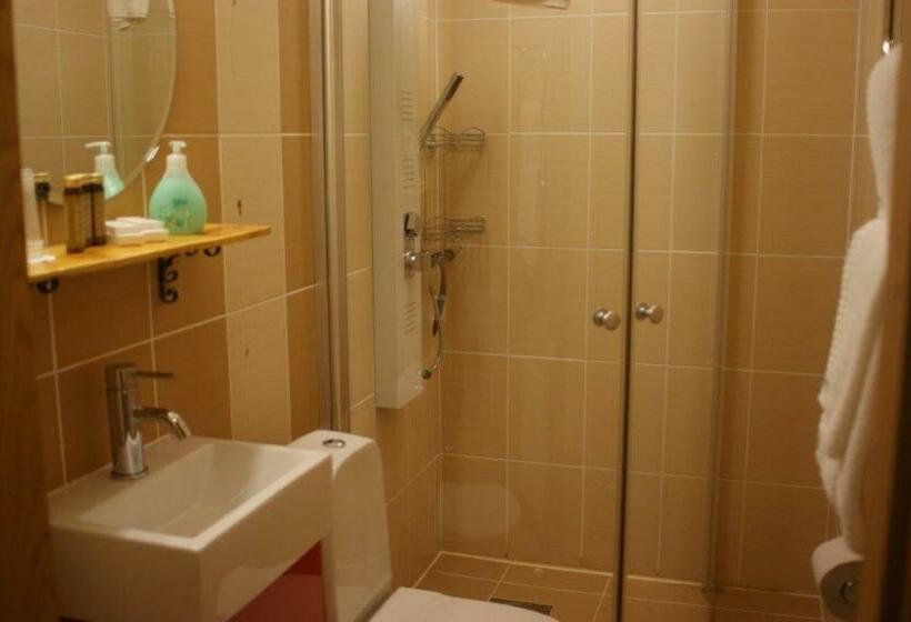 غرفة قياسية فردية, Herrfallet