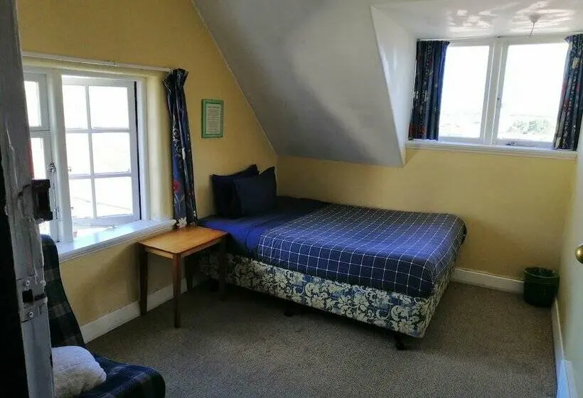 バス共有のスタンダードルーム, Stafford Gables Hostel