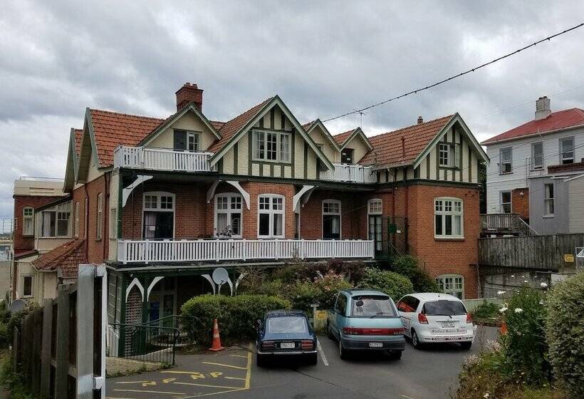 带共用浴室的标准房间, Stafford Gables Hostel