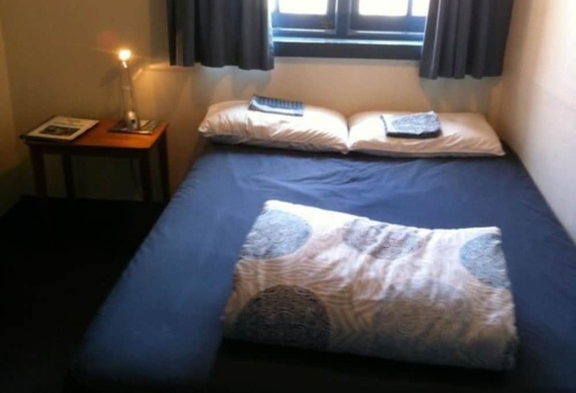 带共用浴室的标准房间, Stafford Gables Hostel