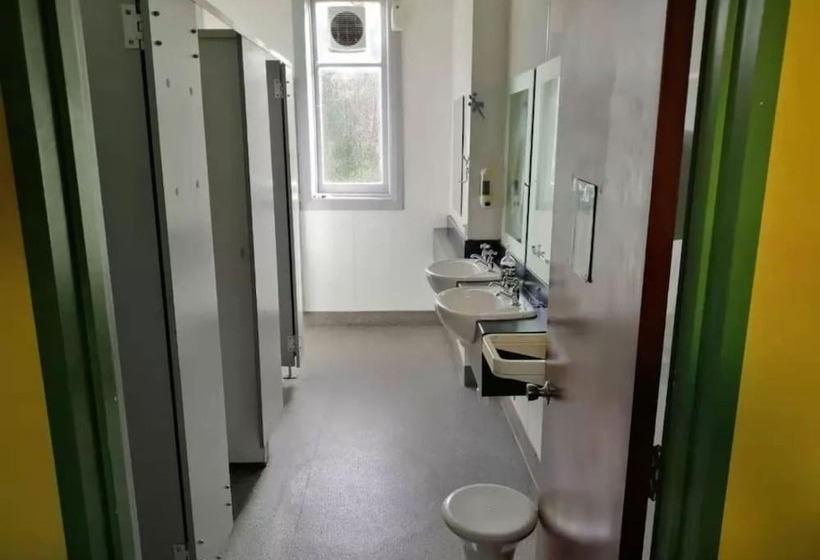 带共用浴室的标准房间, Stafford Gables Hostel