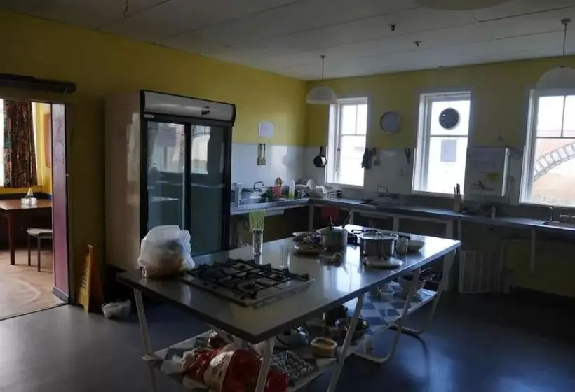 浴室共有スタンダード4人用ルーム, Stafford Gables Hostel