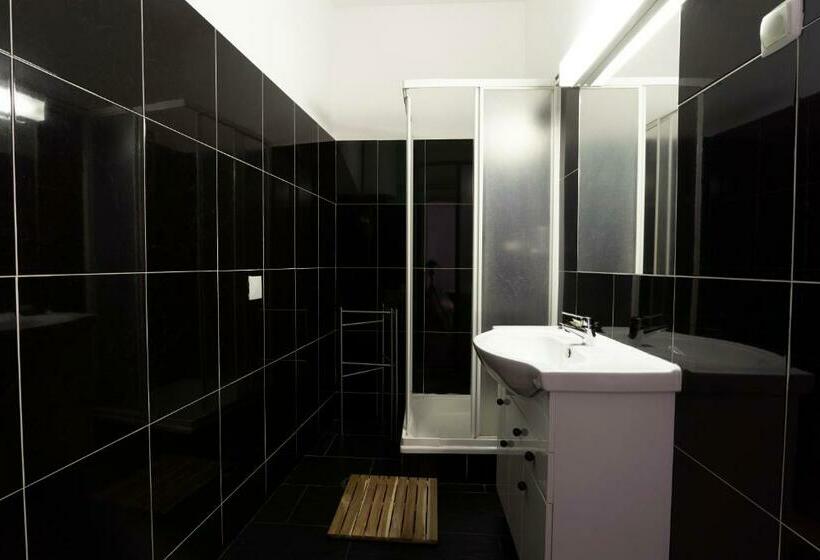 اتاق استاندارد, Burgos Guest House
