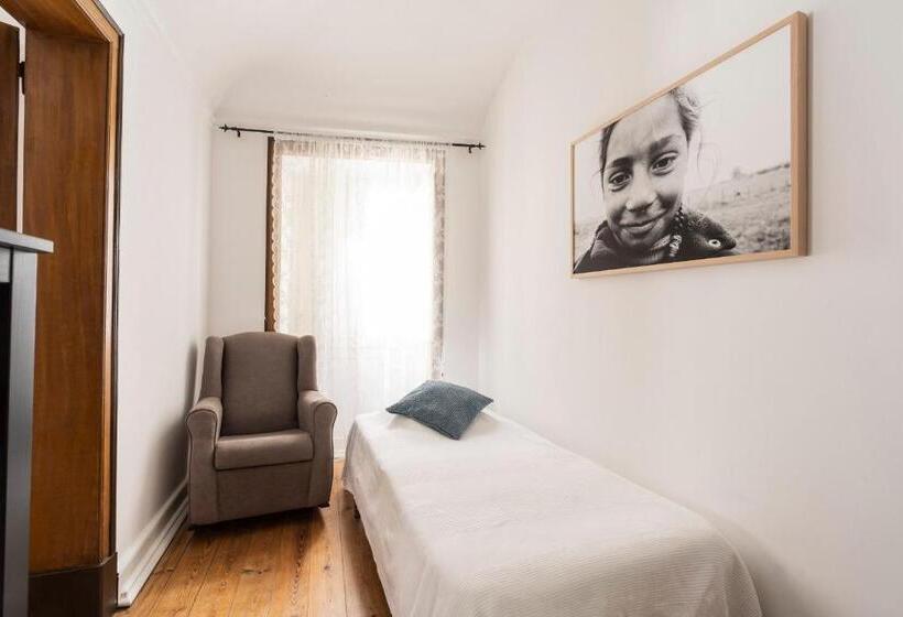 اتاق استاندارد چهار تخته, Burgos Guest House