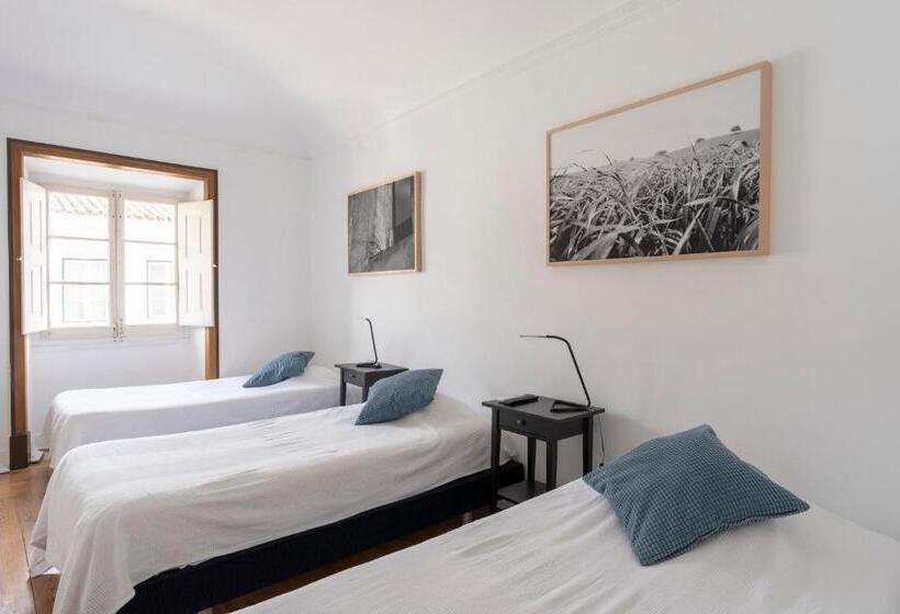 اتاق استاندارد چهار تخته, Burgos Guest House