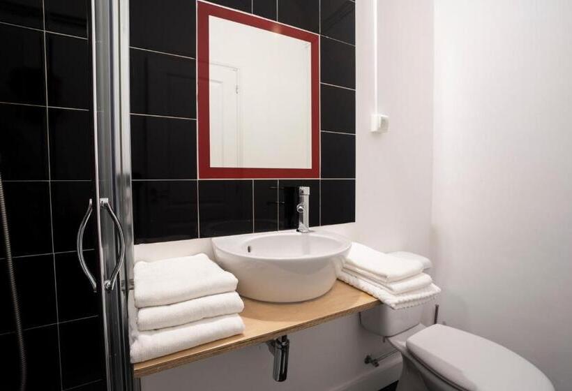 اتاق استاندارد چهار تخته, Burgos Guest House