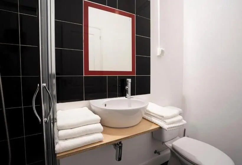 اتاق استاندارد چهار تخته, Burgos Guest House
