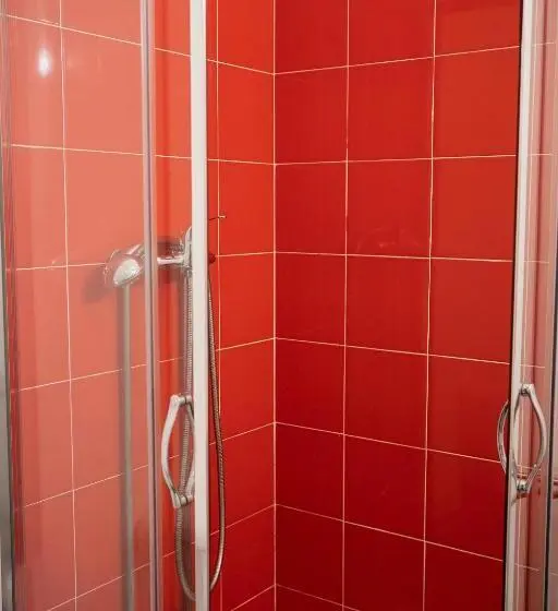 اتاق استاندارد چهار تخته, Burgos Guest House