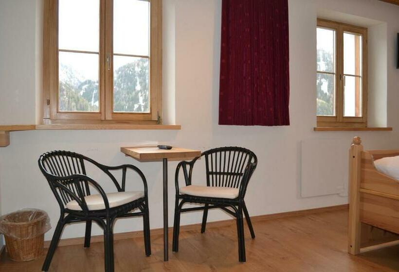 غرفة قياسية, B&b Chasa Arfusch