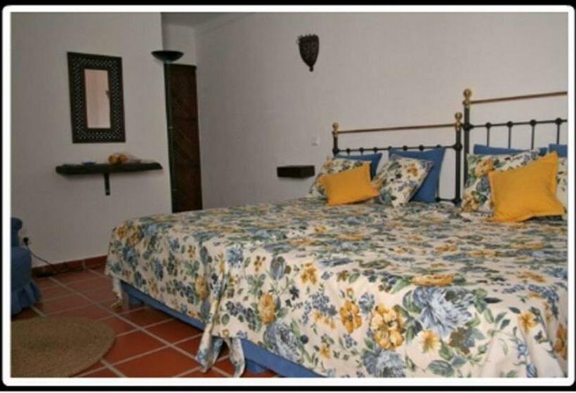 小型套房, Alojamento Pero Rodrigues