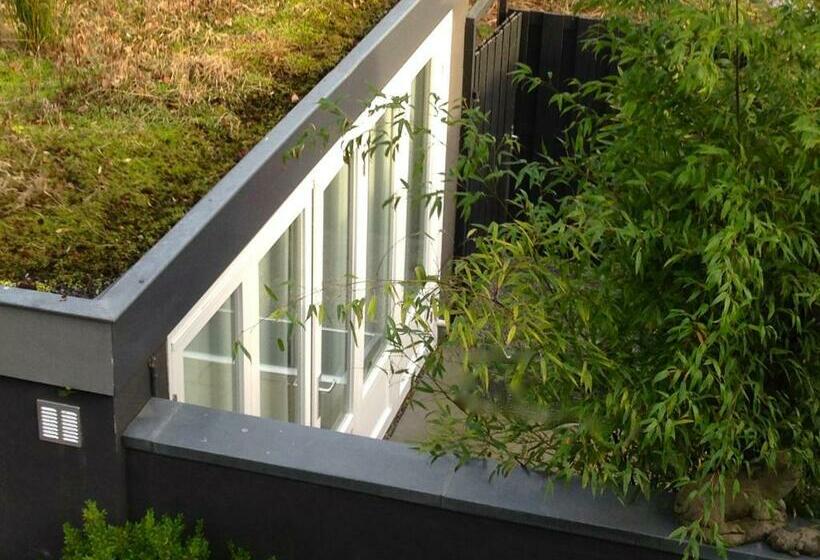 豪华房间, Naar Ineke